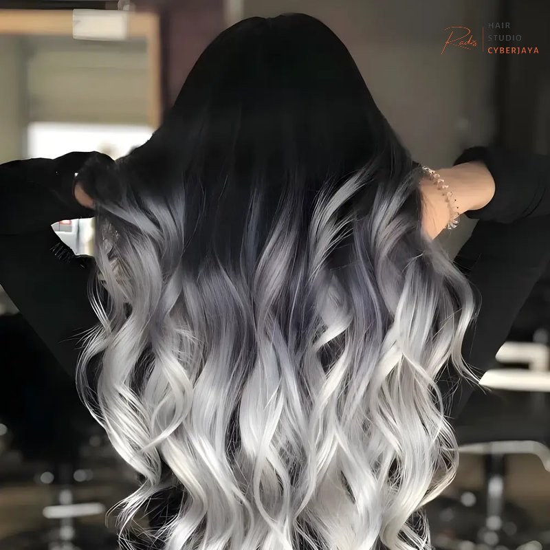 Long two-toned ombre Long hair showcasing a beautiful two-toned ombre color