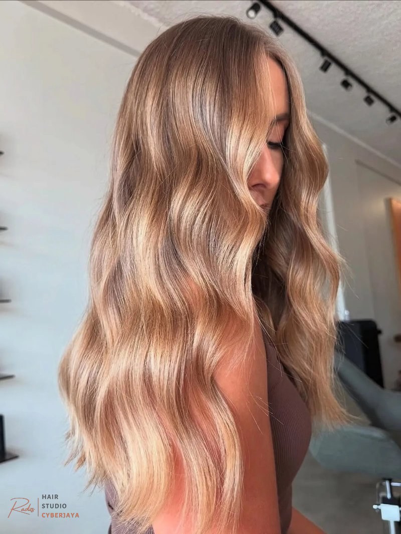 Inspiring Dark Blonde Hair Colors Another option for dark blonde hair color ideas