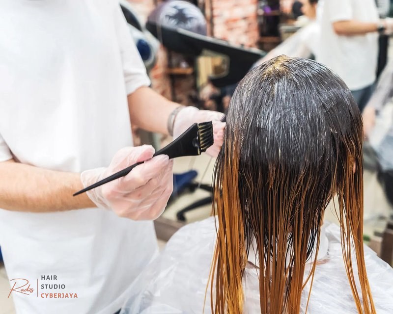 How Often Can You Dye Your Hair Safely? Tips for dyeing hair without damage, influencing how often dye hair is safe.