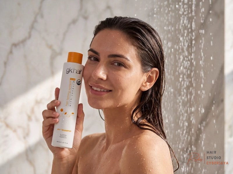 How Often to Use Clarifying Shampoo Based on Your Hair Type – GK Hair USA How Often to Use Clarifying Shampoo Based on Your Hair Type – GK Hair USA